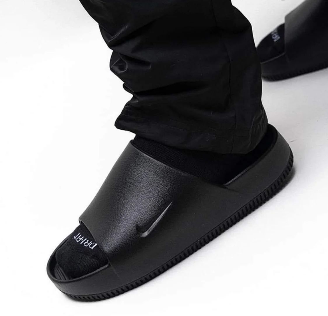 NIKE CALM IMPORTADA